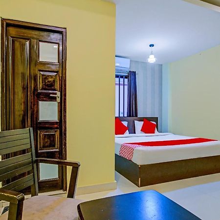 Oyo Flagship 77876 Amigo Suites Kochi Eksteriør bilde