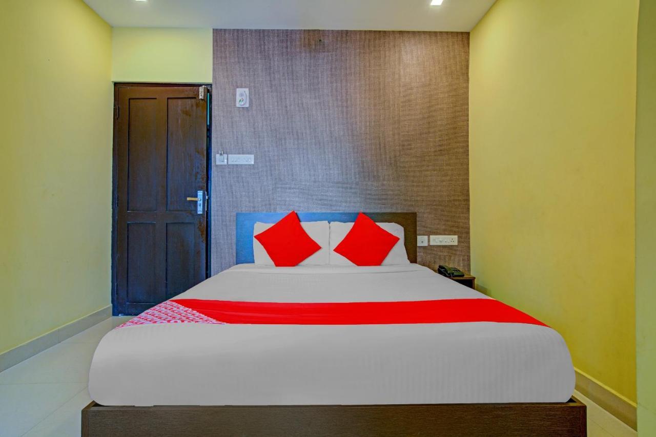 Oyo Flagship 77876 Amigo Suites Kochi Eksteriør bilde