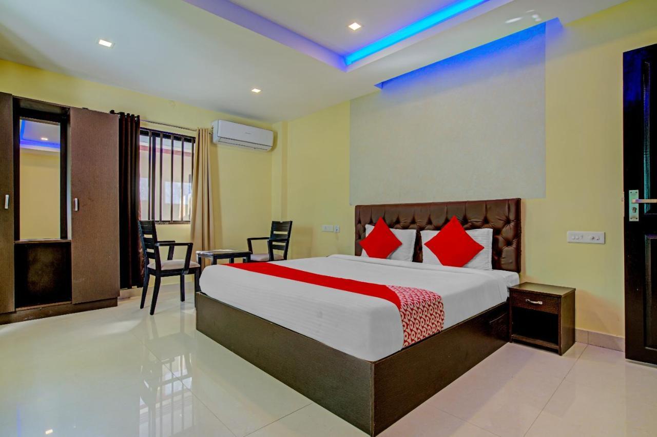 Oyo Flagship 77876 Amigo Suites Kochi Eksteriør bilde