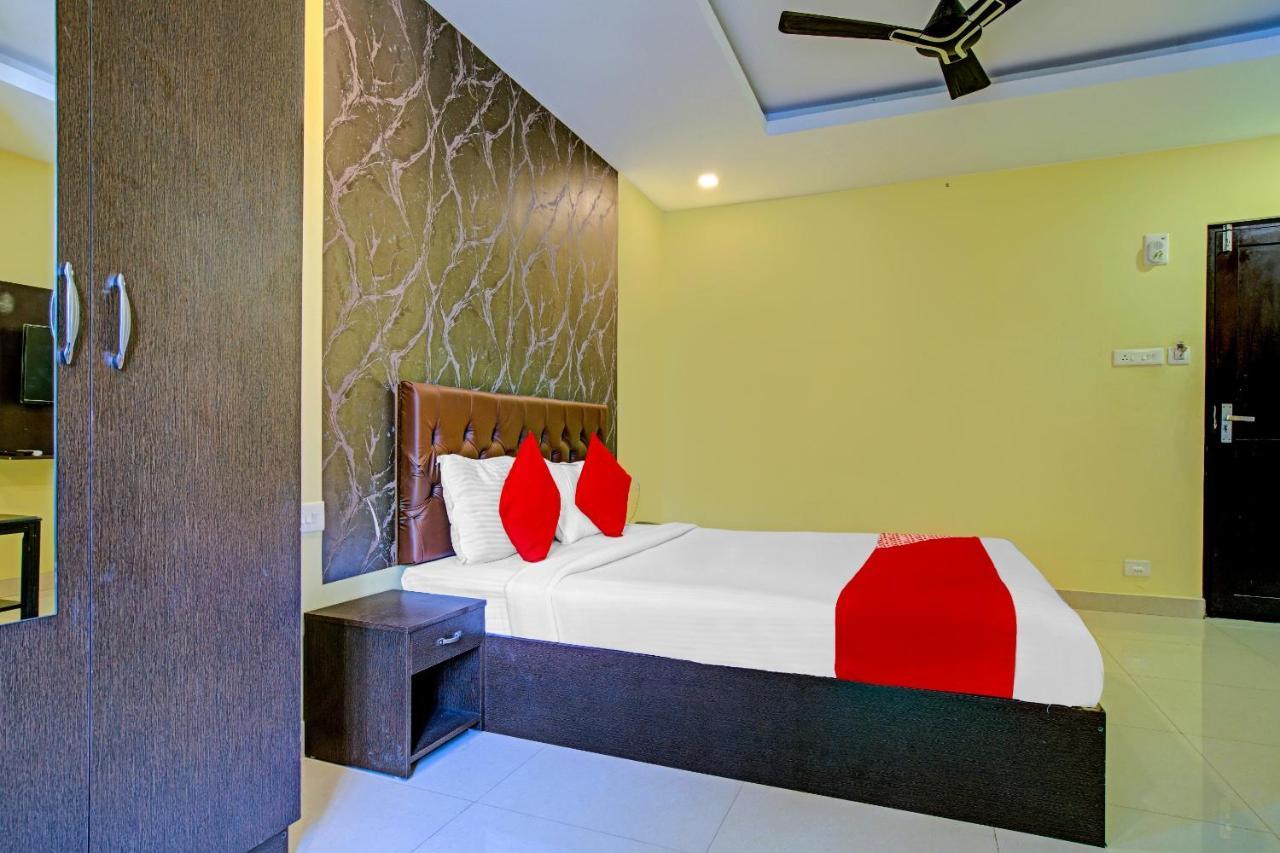 Oyo Flagship 77876 Amigo Suites Kochi Eksteriør bilde