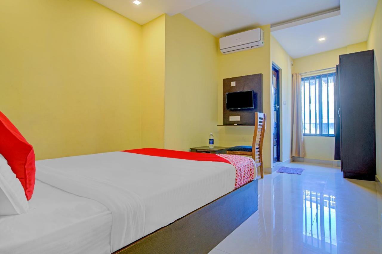 Oyo Flagship 77876 Amigo Suites Kochi Eksteriør bilde