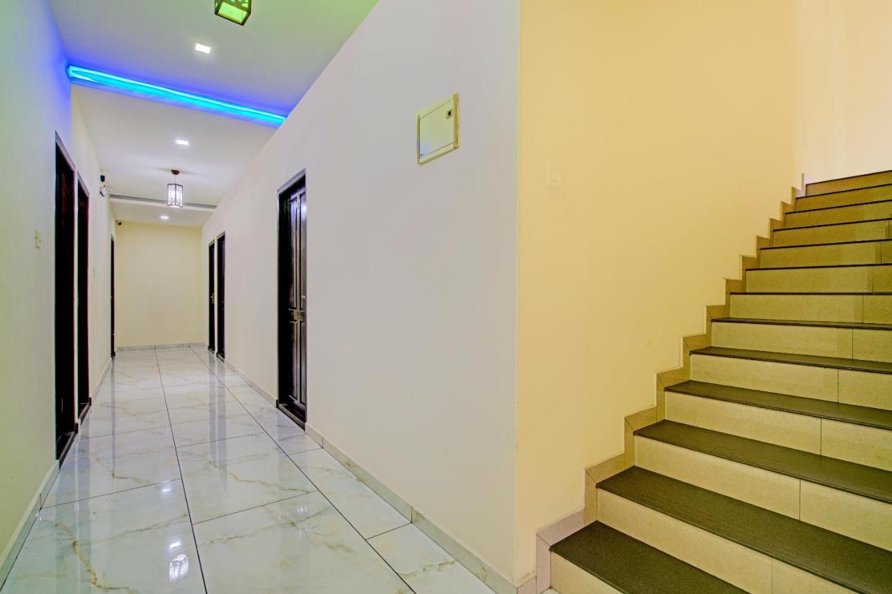 Oyo Flagship 77876 Amigo Suites Kochi Eksteriør bilde