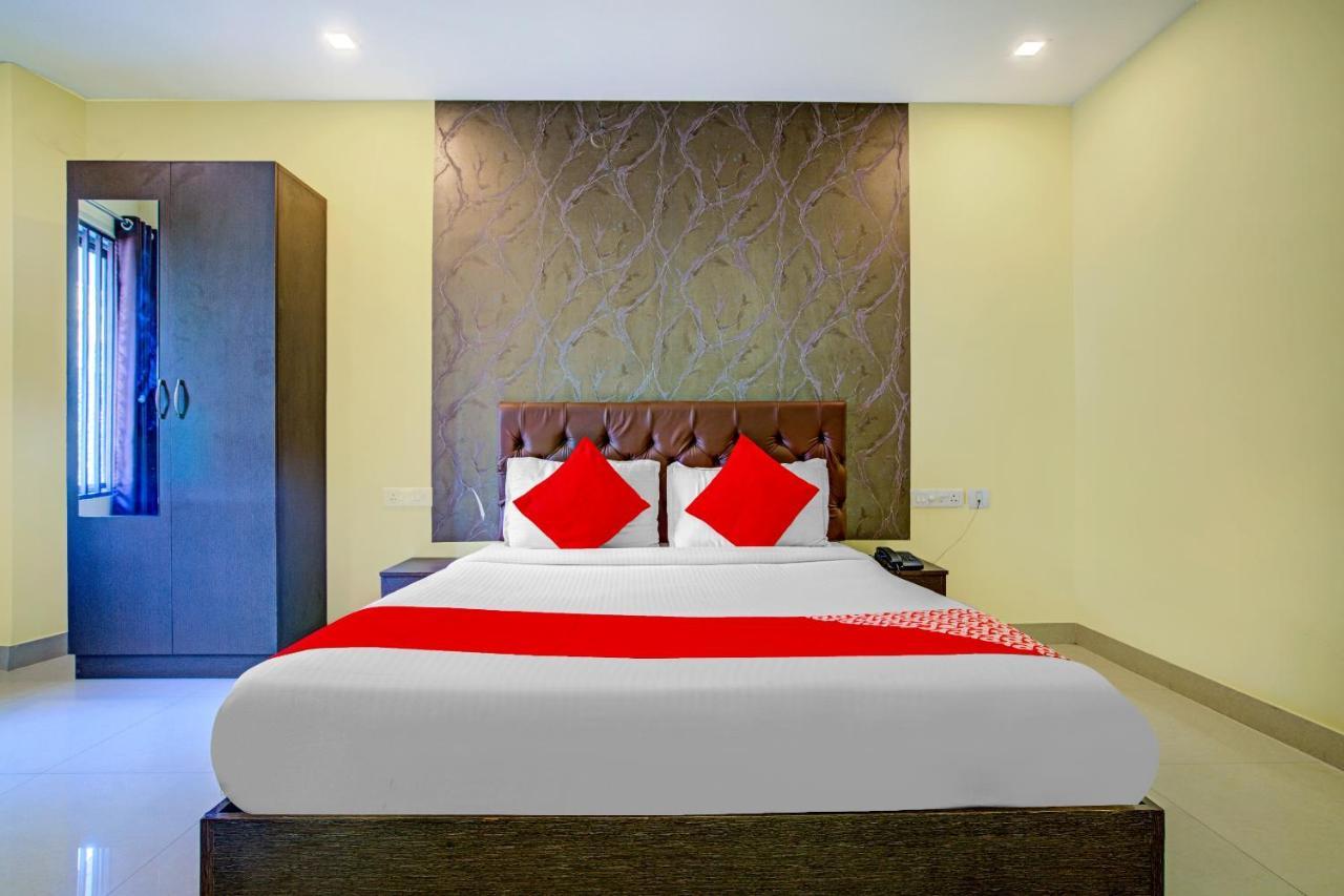 Oyo Flagship 77876 Amigo Suites Kochi Eksteriør bilde